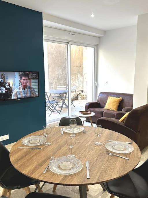 Appartement Centre Ville - Parking Prive - Wifi Нім Екстер'єр фото